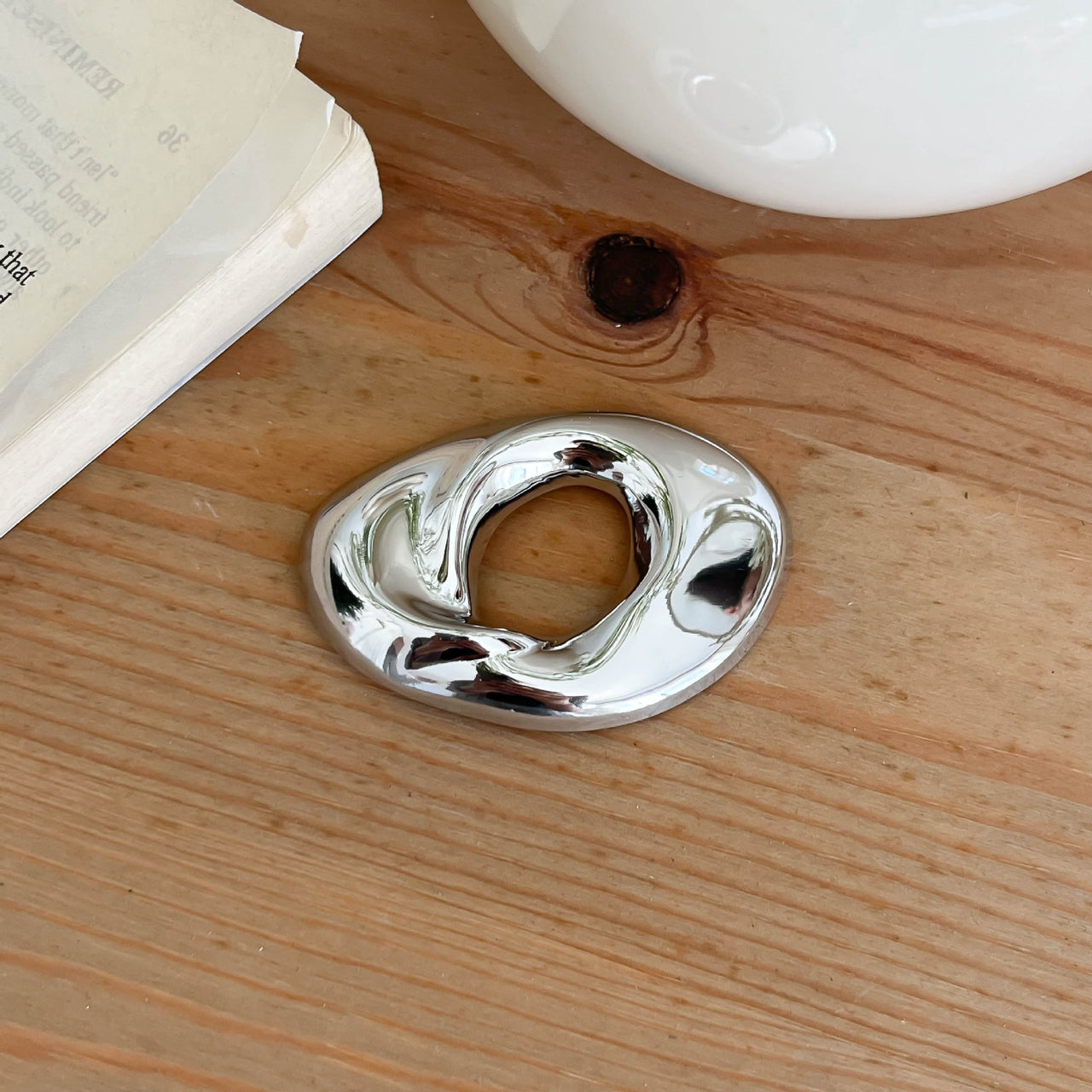 FIONA BROOCH