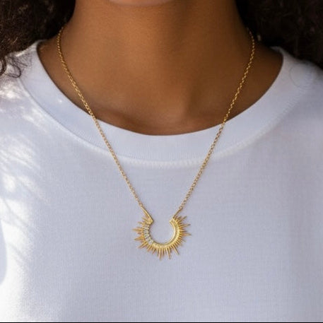 SOLEIL CRYSTAL PENDANT NECKLACE