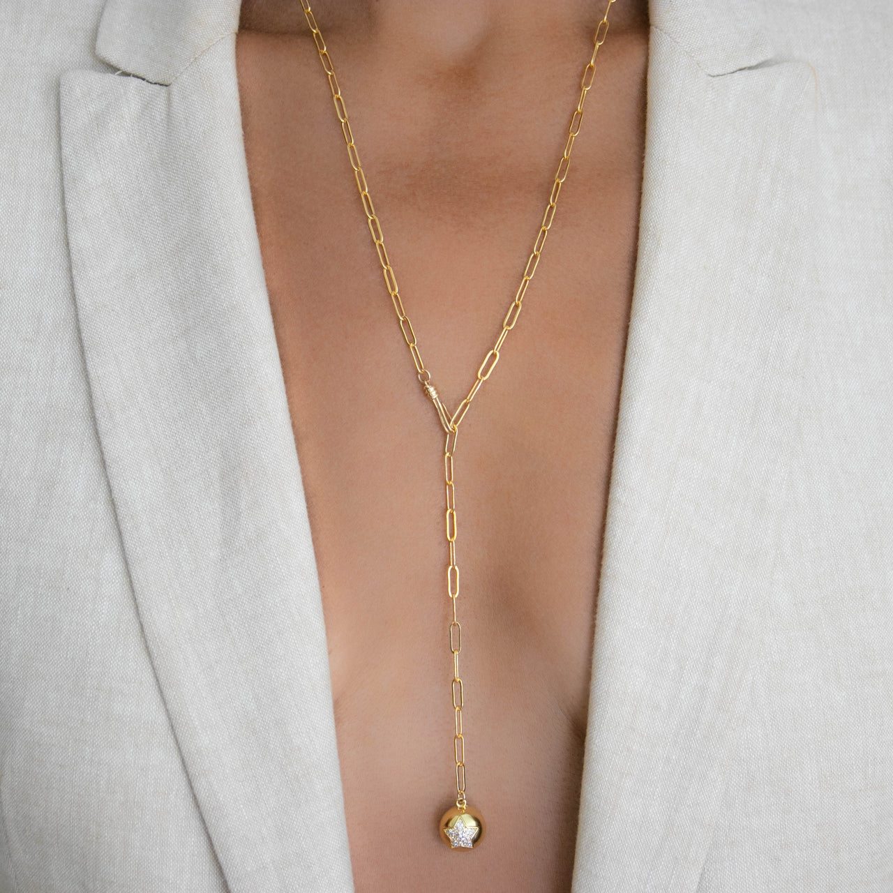 GISELLE LARIAT