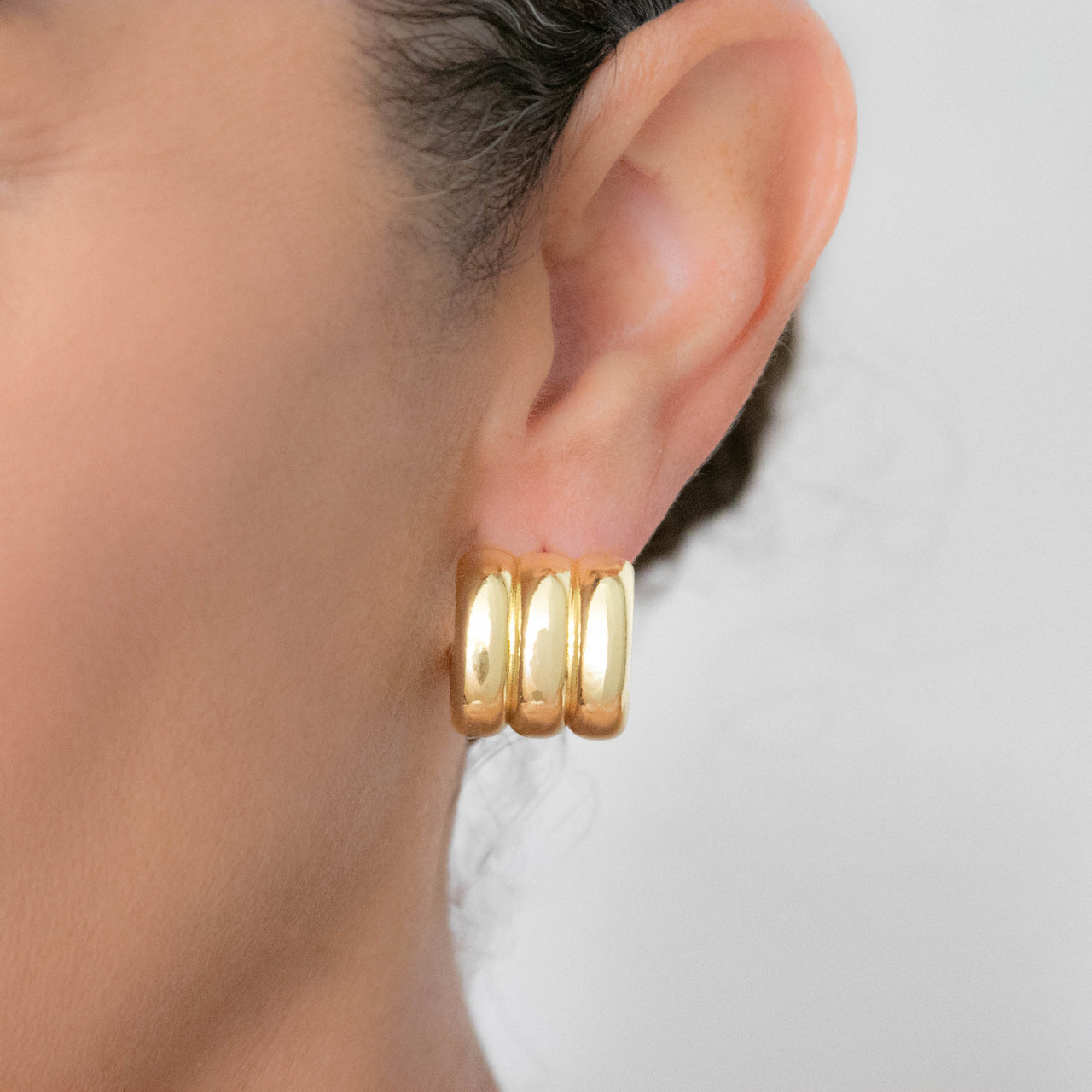 DAPHNE HUGGIE EARRINGS